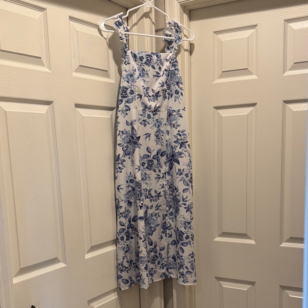 Amazon White and Blue Floral Midi Dress